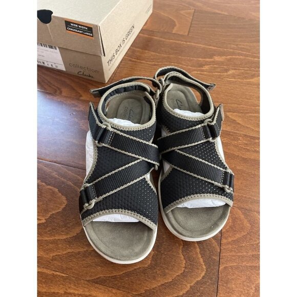 Clarks Women's Amanda Stroll Flat Sandal Black Outdoor Open Toe NEW 5 M - Picture 8 of 8